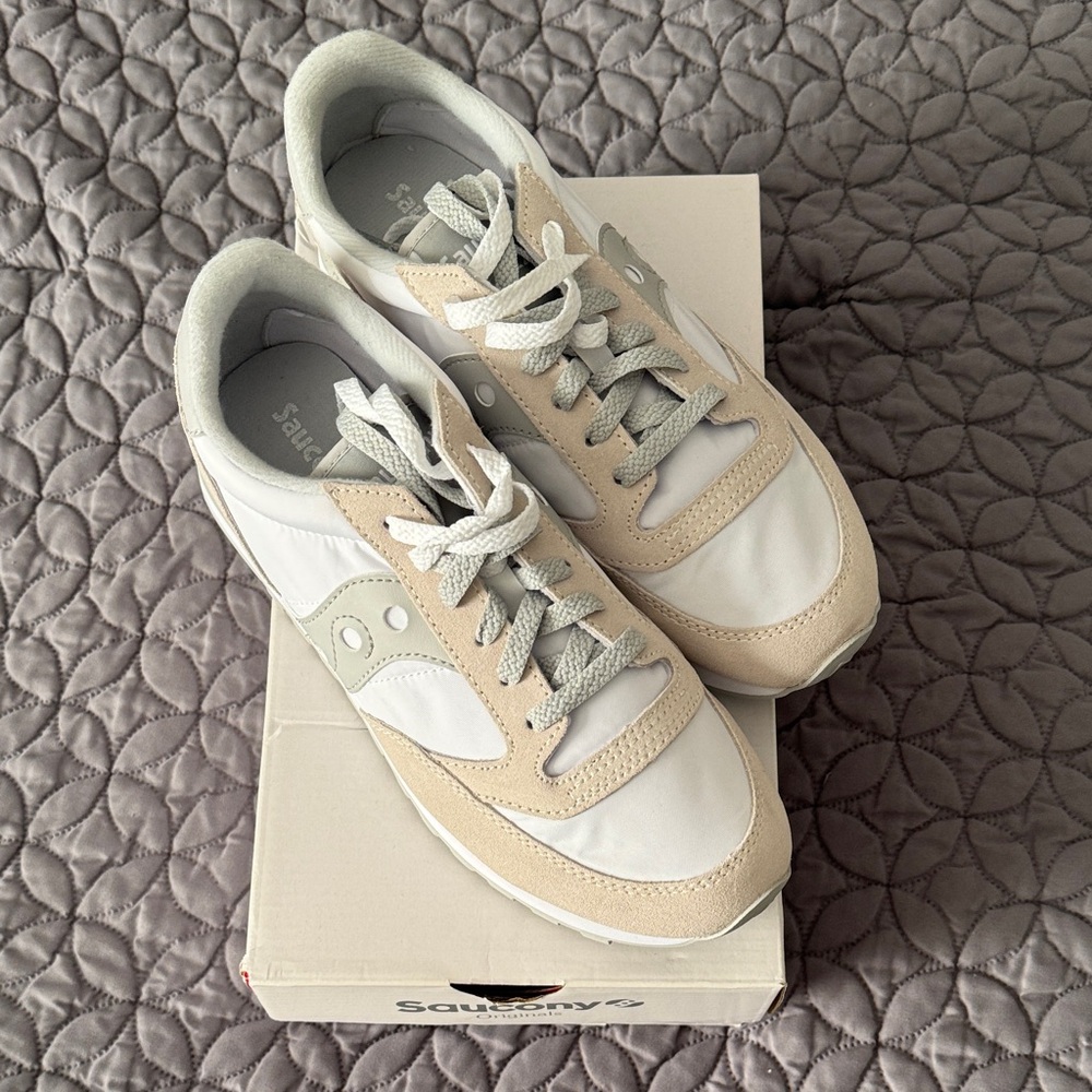 Saucony Women's Gray and Cream Sneakers